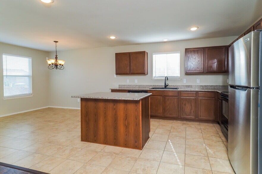 Building Photo - 3200 Sadie Trail