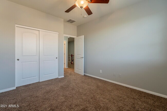 Building Photo - 3921 E Melinda Dr
