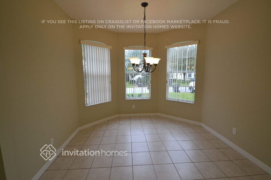 Building Photo - 653 Orista Dr