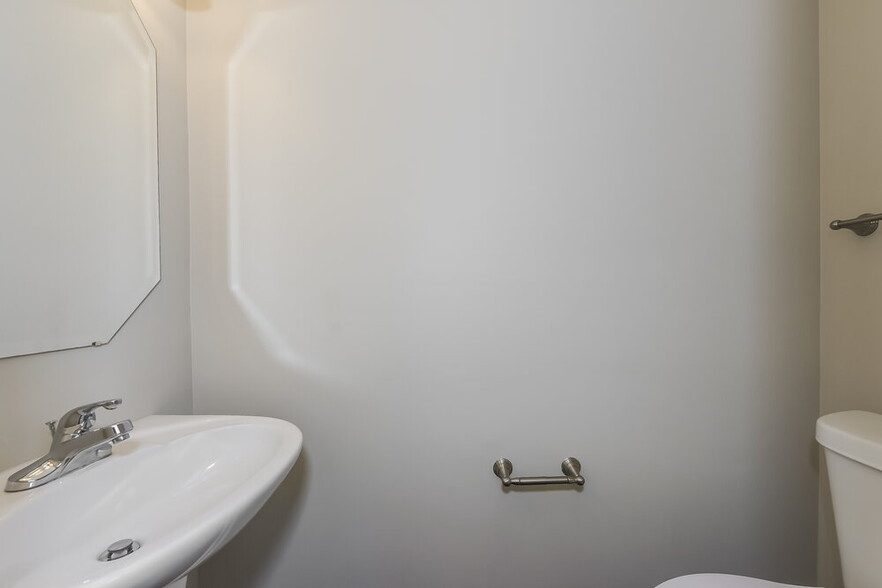 Building Photo - 1616 Allston Dr