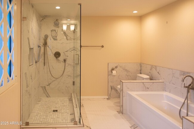 Building Photo - 6945 E Glenrosa Ave