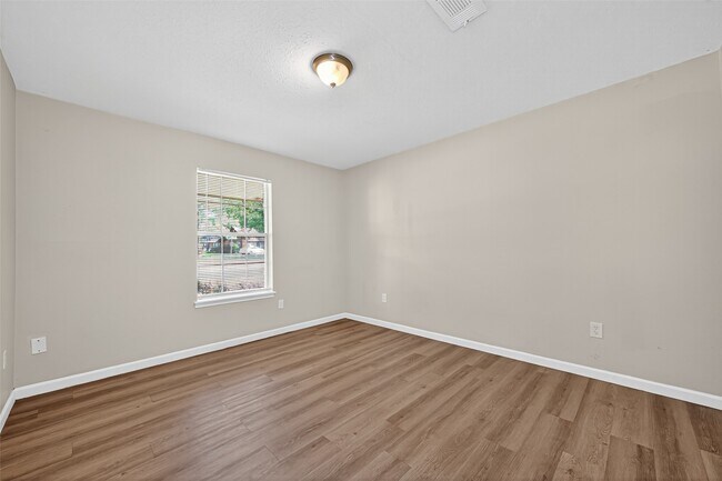 Building Photo - 108 Belvedere Dr
