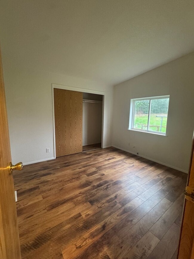 Building Photo - 4.65 Acre Farm/Horse Property for Rent!