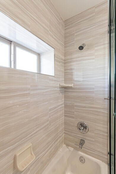 Building Photo - 3672 W Imperial Hwy