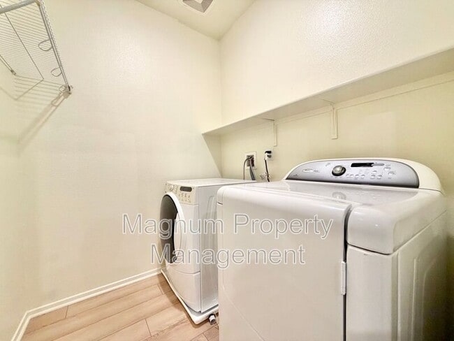 Building Photo - 27417 Georgetown Dr