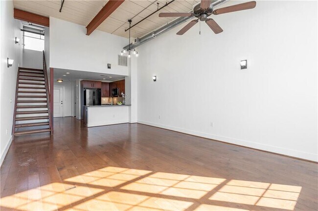 Building Photo - 1261 Caroline St NE