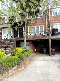 Building Photo - 1369 E 72nd St