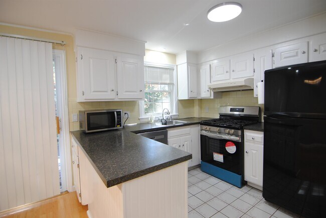 Building Photo - 31 Cannongate III Rd