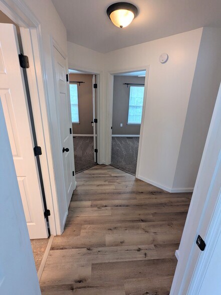 Upstairs hallway - 2237 Spring Meadow Ln SE
