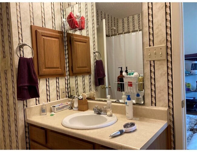 Building Photo - 806 W 24th St