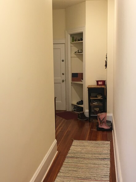 Building Photo - 1463 Beacon St