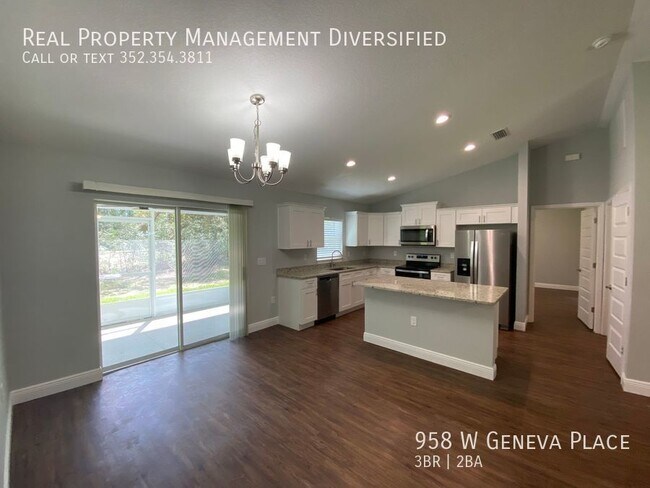 Building Photo - 958 W Geneva Pl
