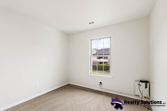 Building Photo - 454 Atlanta Court