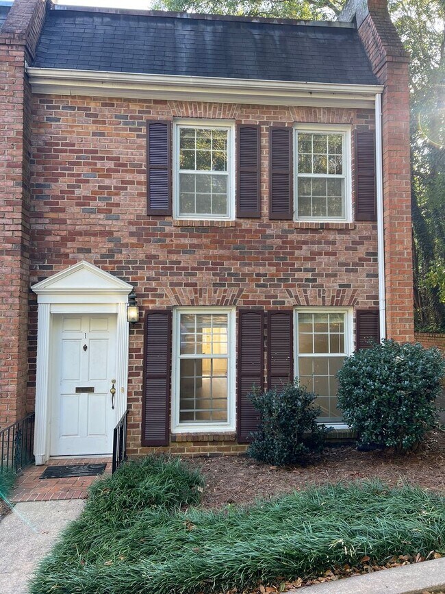 Primary Photo - 315 S Pope St