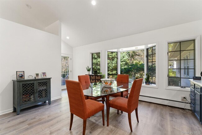 Building Photo - 14 Earlwood Dr