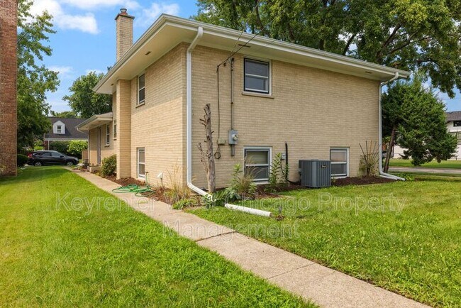 Building Photo - 4201 Prairie Ave