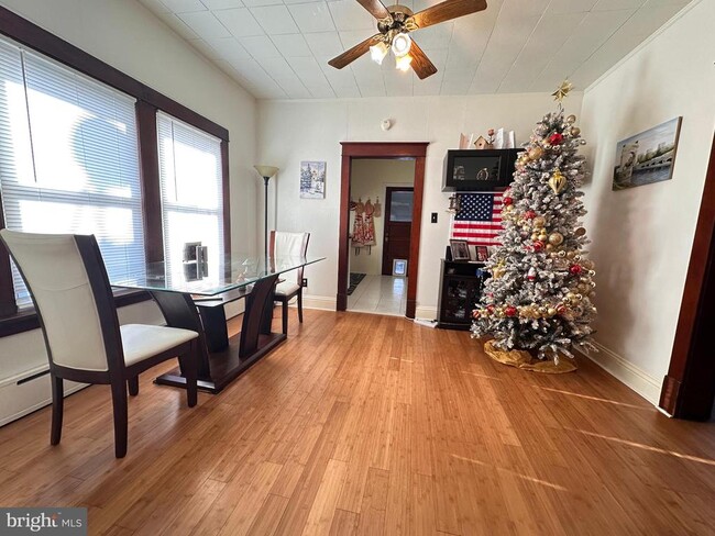 Building Photo - 411 Rowan Ave