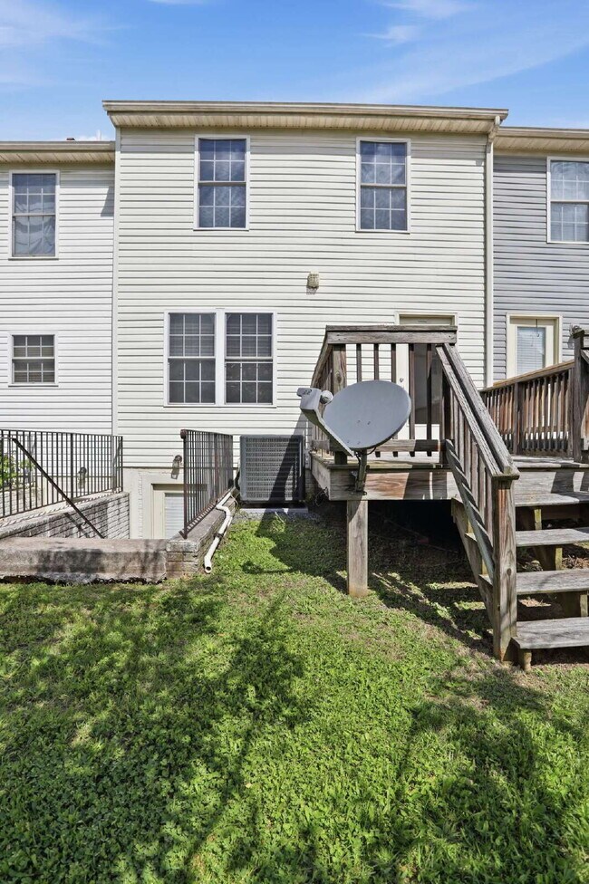Building Photo - 24 Mabel Ln
