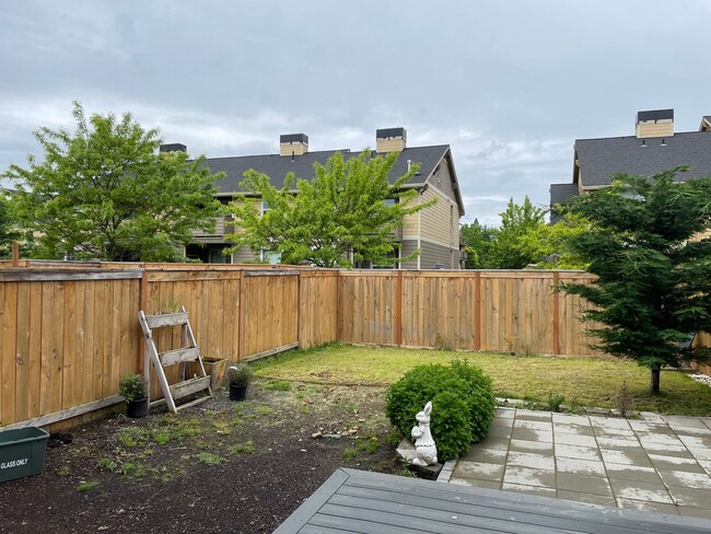 Building Photo - Spacious Vancouver Home in Cul-De-Sac With A Loft & Premium Deck!