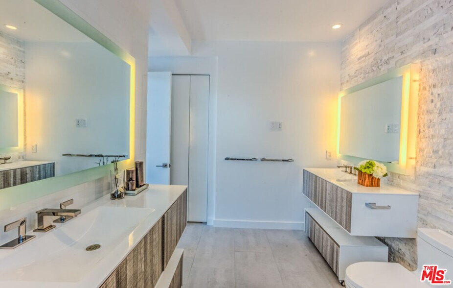 Building Photo - 947 4th St