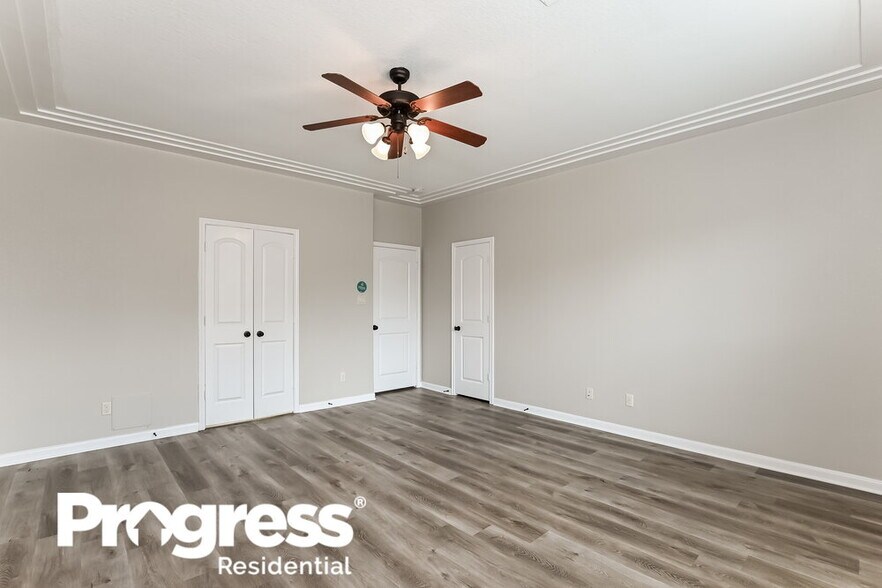 Building Photo - 17611 Sulphur Stream Dr