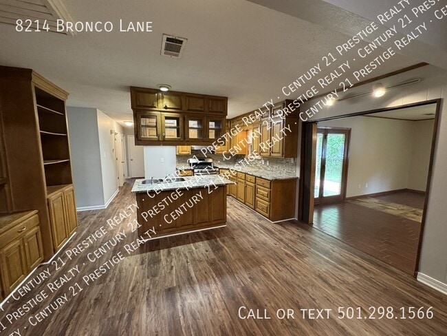 Building Photo - 8214 Bronco Ln