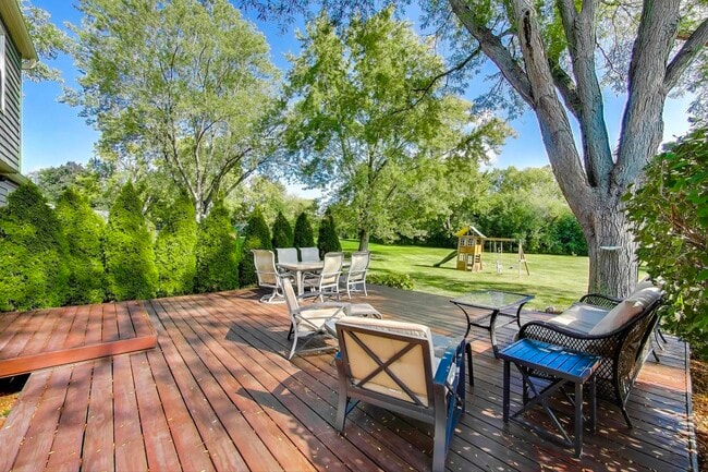 Building Photo - 21301 N Woodland Ave