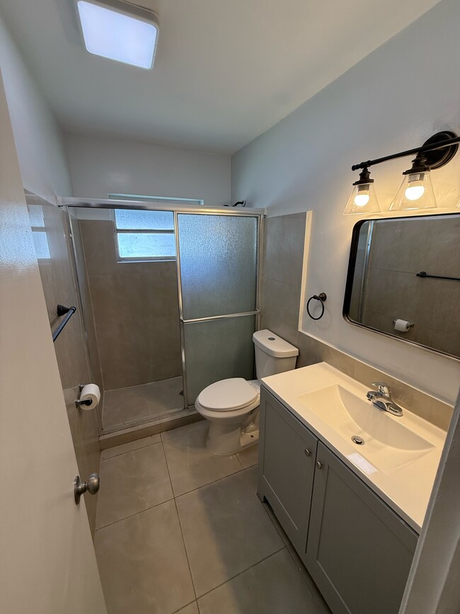 Building Photo - 2247 Taylor St