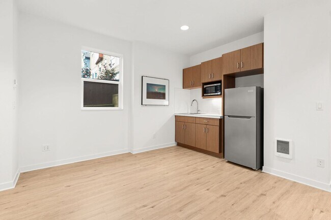 Building Photo - Stunning, Modern 4 bed home with attached ADU in King Neighborhood - AVAILABLE NOW!!