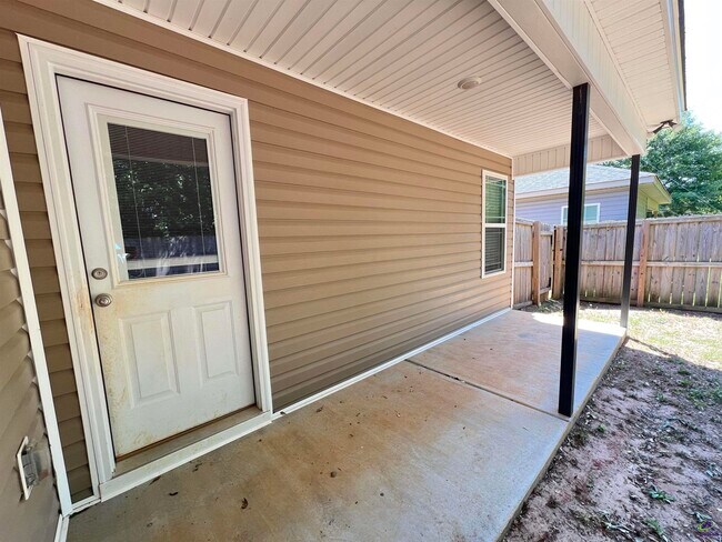 Building Photo - 126 Jaybee Dr