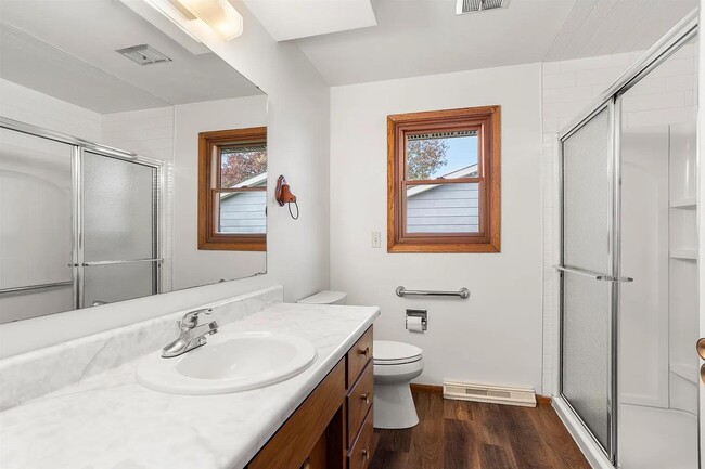 Building Photo - 1303 Haen Dr