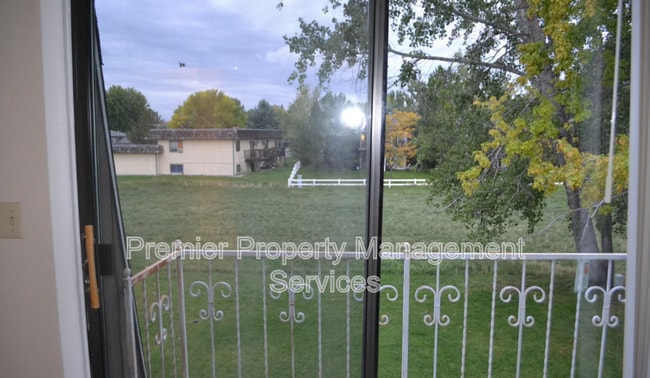 Building Photo - 10 Miners Pl