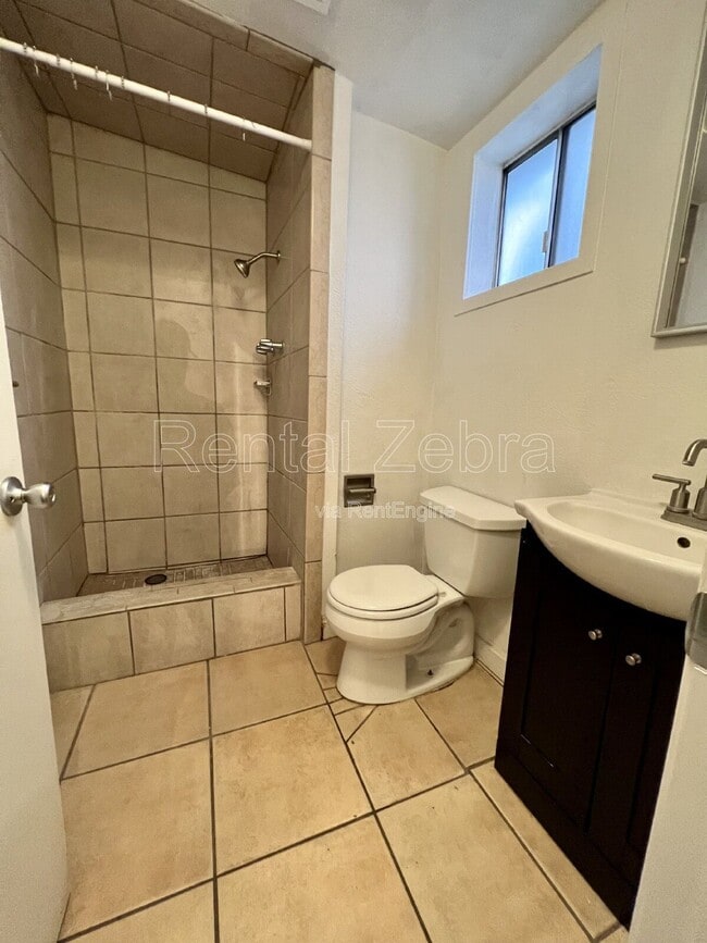 Building Photo - 2142 K St