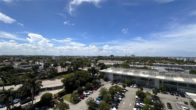 Building Photo - 1170 E Hallandale Beach Blvd