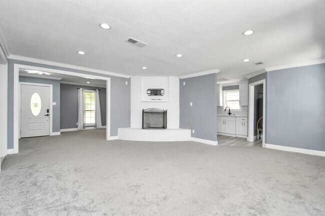 Building Photo - 9126 Troulon Dr