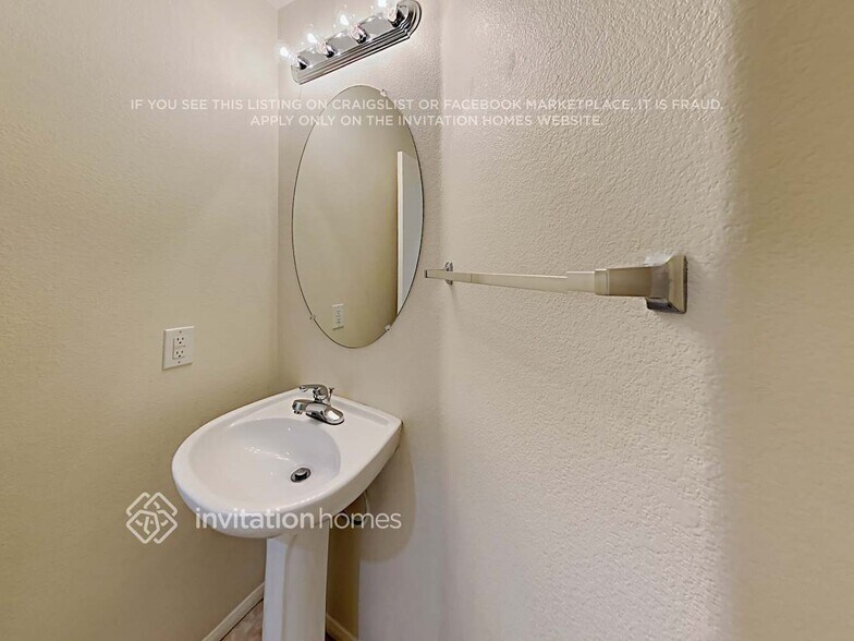 Building Photo - 3328 Famiglia Dr