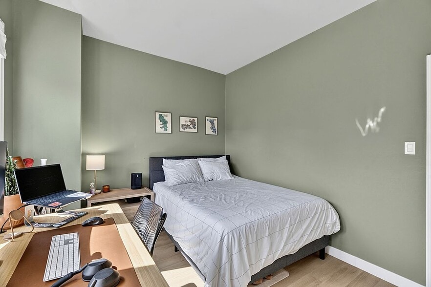Building Photo - 2809 N Wolcott Ave