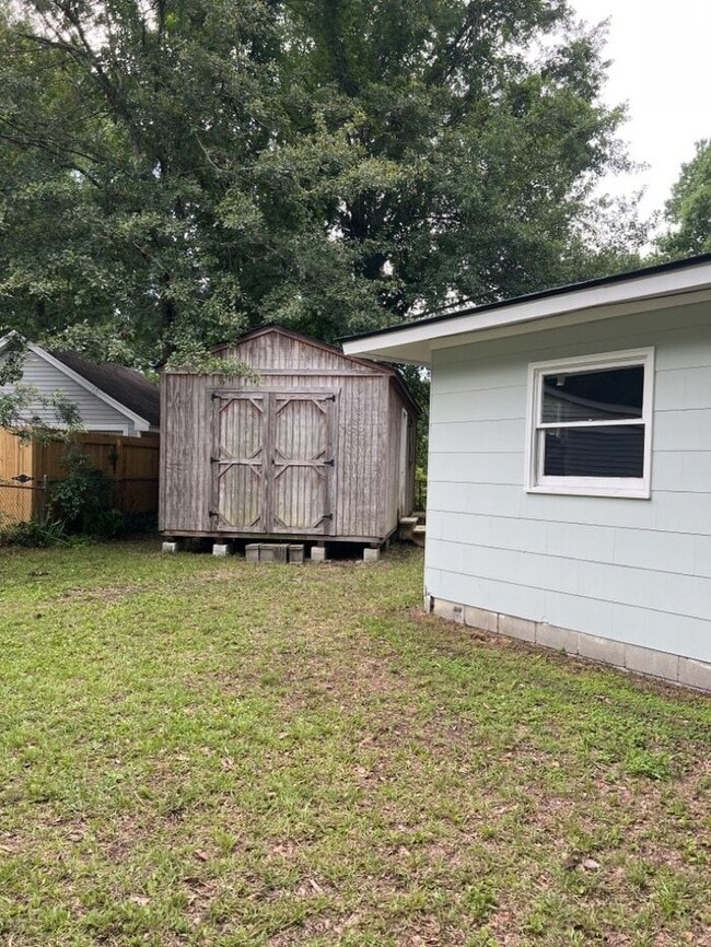 Building Photo - 5918 Hagood Ave