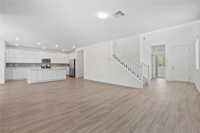 Building Photo - 1118 Junipine Ave