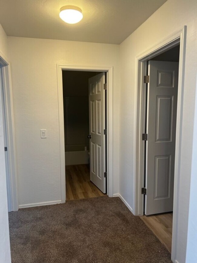 Building Photo - POWER/RAY 4 BEDROOM IN GATEWAY VILLGAE IN ...