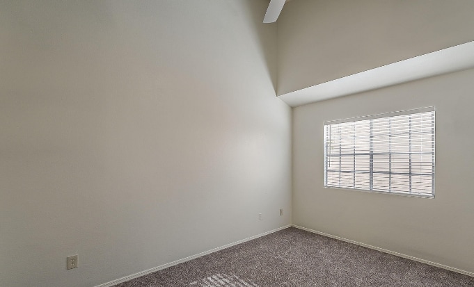 Building Photo - 625 S Westwood