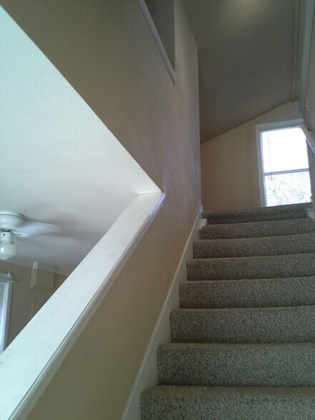 Building Photo - 3405 Dorothy Ln