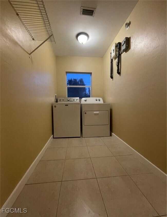 Building Photo - 621 Joel Blvd