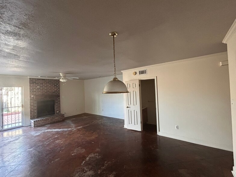 Building Photo - 117 Addison St