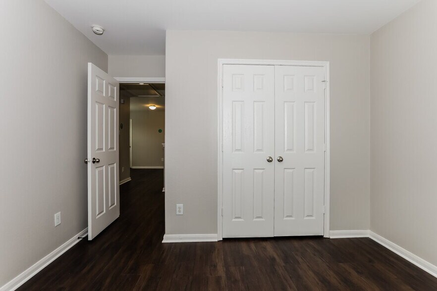 Building Photo - 13042 Rose Landing Dr