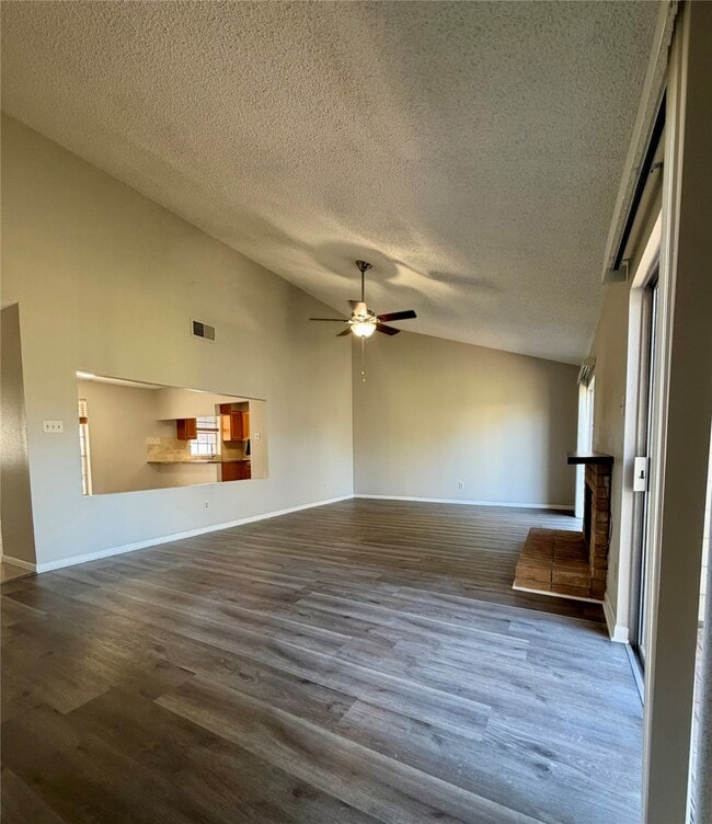 Building Photo - 2406 Lively Ln