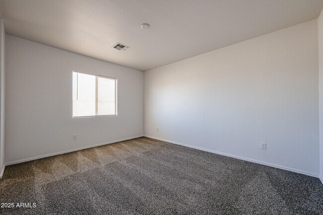 Building Photo - 5318 W Shumway Farm Rd