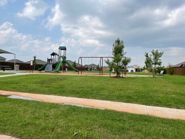 Building Photo - Beautiful new 4 bedroom in Bixby