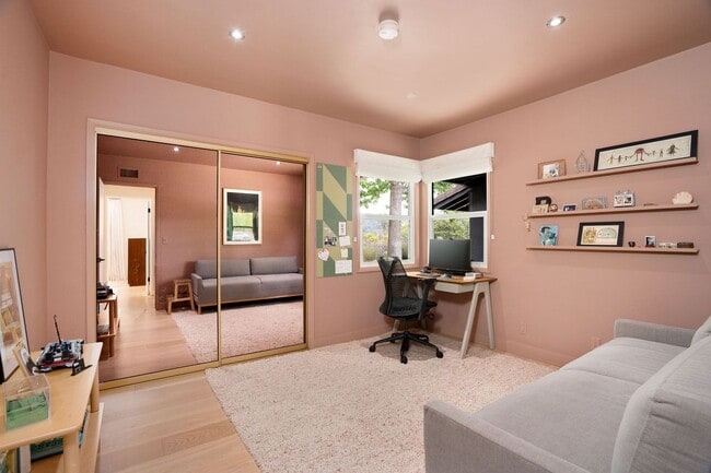 Building Photo - 1741 Golf Club Dr