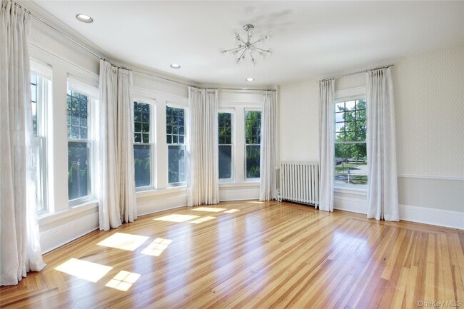 Building Photo - 92 6th St